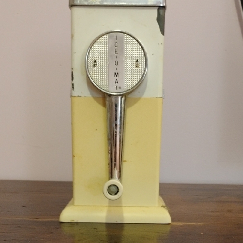 Vintage Ice-O-Mat Ice Crusher